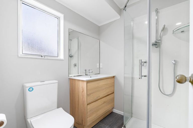 Photo of property in 44 De Havilland Drive, Goodwood Heights, Auckland, 2105