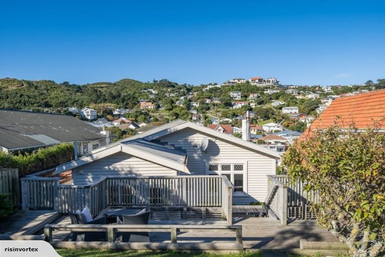 Photo of property in 60 The Parade, Island Bay, Wellington, 6023