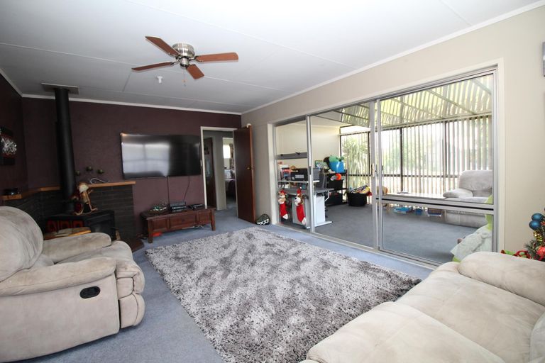 Photo of property in 15 Chaucer Place, Owhata, Rotorua, 3010