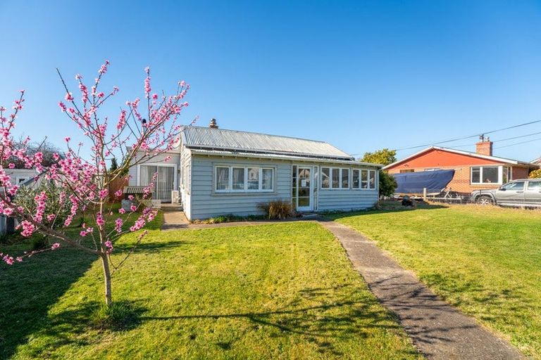 Photo of property in 9 Edward Street, Waimate, 7924