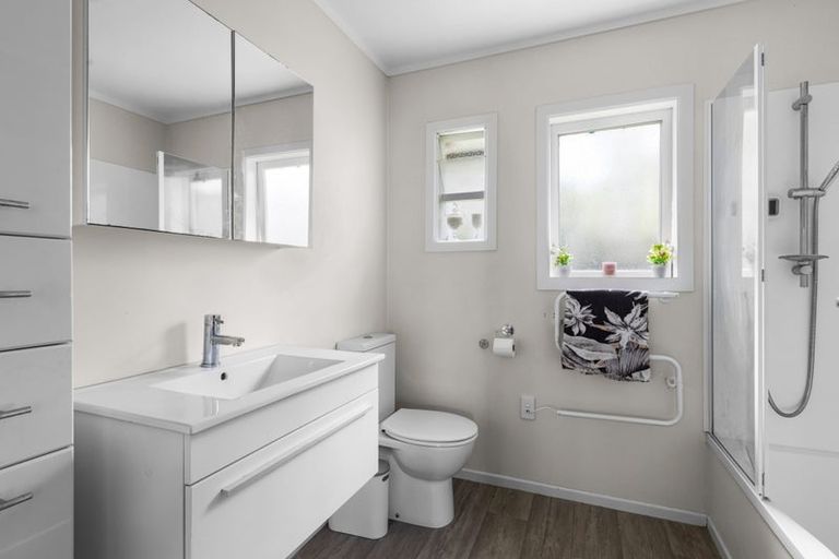 Photo of property in 3/29 Manuka Road, Bayview, Auckland, 0629