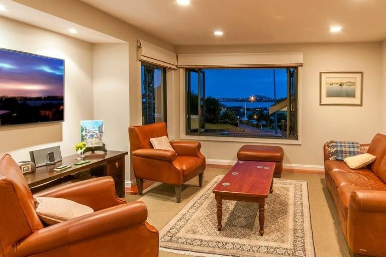 Photo of property in 8 Lynton Road, Bucklands Beach, Auckland, 2012