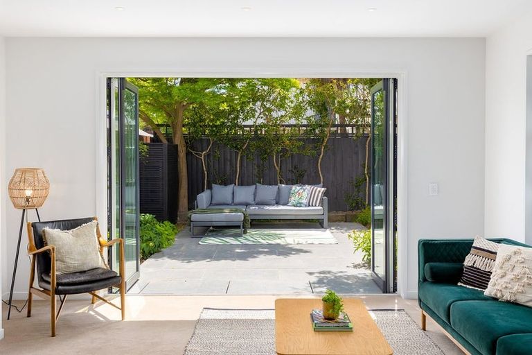 Photo of property in 93 Holly Road, St Albans, Christchurch, 8014