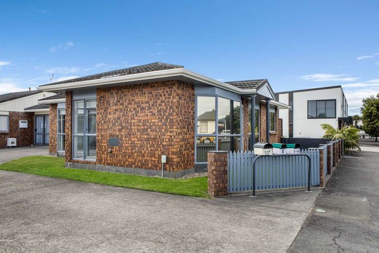 Photo of property in 4/49 Sackville Street, Fitzroy, New Plymouth, 4312