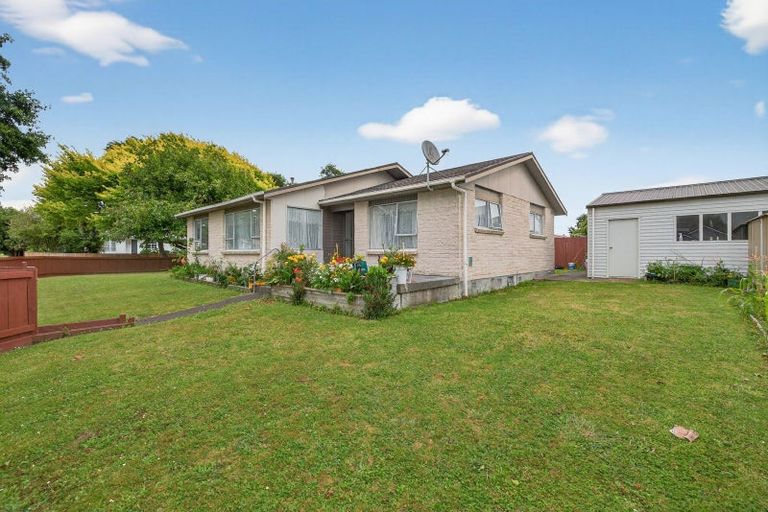 Photo of property in 19 Stillwater Place, Westbrook, Palmerston North, 4412