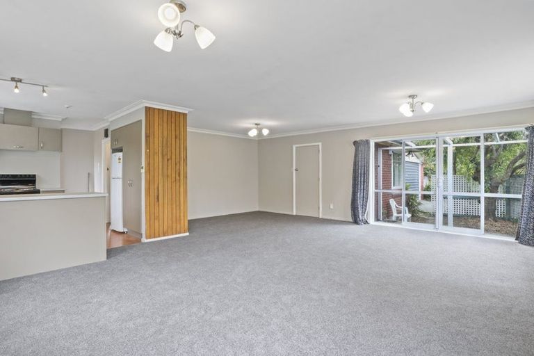 Photo of property in 300 Withells Road, Avonhead, Christchurch, 8042