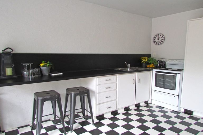 Photo of property in 35 Tremaine Avenue, Two Mile Bay, Taupo, 3330