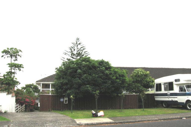 Photo of property in 1/38 Holland Road, Hillcrest, Auckland, 0627