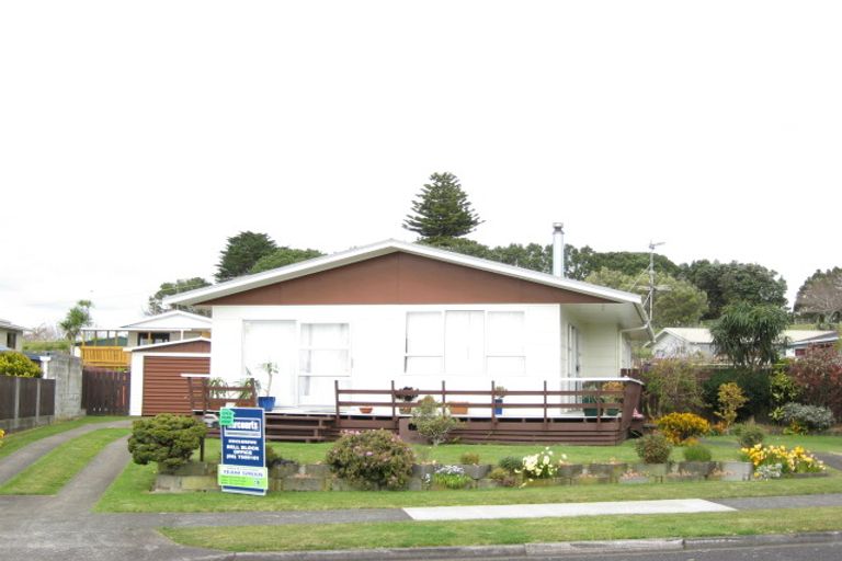 Photo of property in 17 Culzean Grove, Bell Block, New Plymouth, 4312