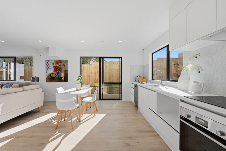 Photo of property in 3 Gill Avenue, Te Atatu Peninsula, Auckland, 0610