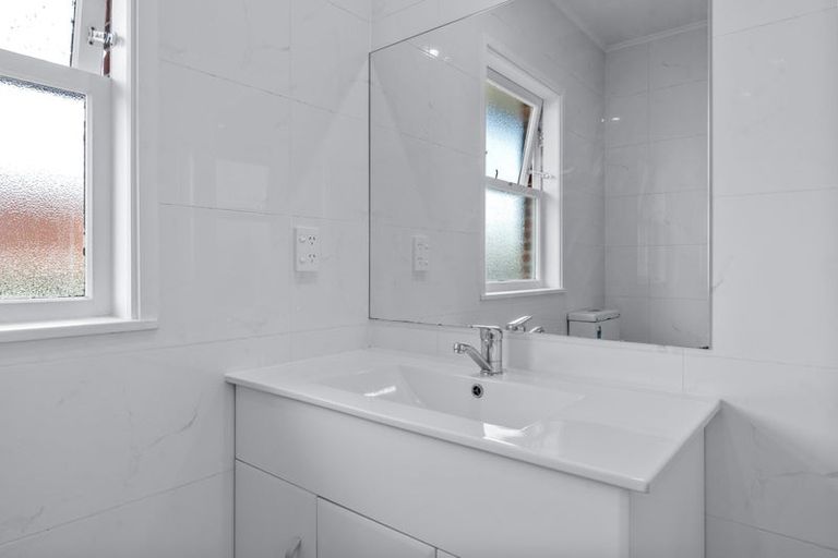 Photo of property in 1/42 Wallace Road, Papatoetoe, Auckland, 2025