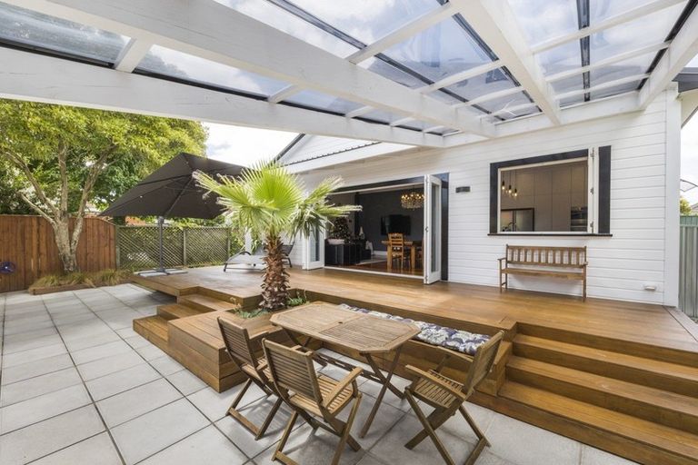 Photo of property in 232 Victoria Avenue, Hokowhitu, Palmerston North, 4410