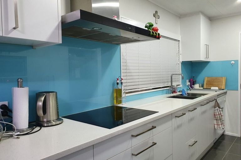 Photo of property in 41 Caribbean Drive, Unsworth Heights, Auckland, 0632