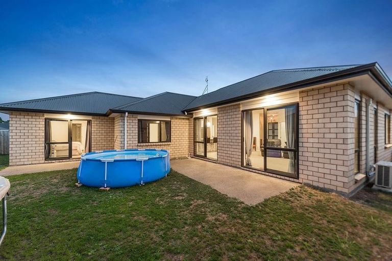 Photo of property in 5 Teatree Close, Huntington, Hamilton, 3210