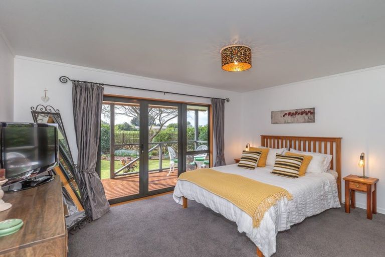 Photo of property in 80 Avenue North Road, Levin, 5510