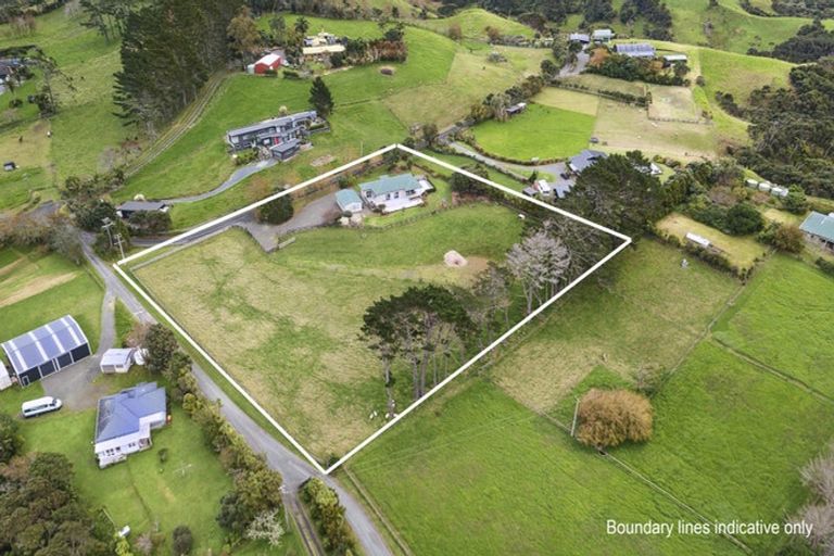 Photo of property in 36a Goudie Road, Helensville, 0875