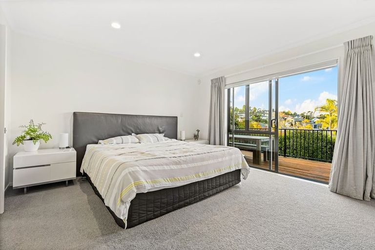 Photo of property in 12 Phoebe Meikle Place, Torbay, Auckland, 0630