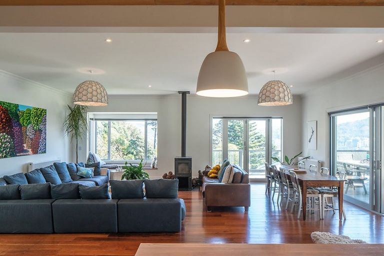 Photo of property in 62 The Crescent, Roseneath, Wellington, 6011