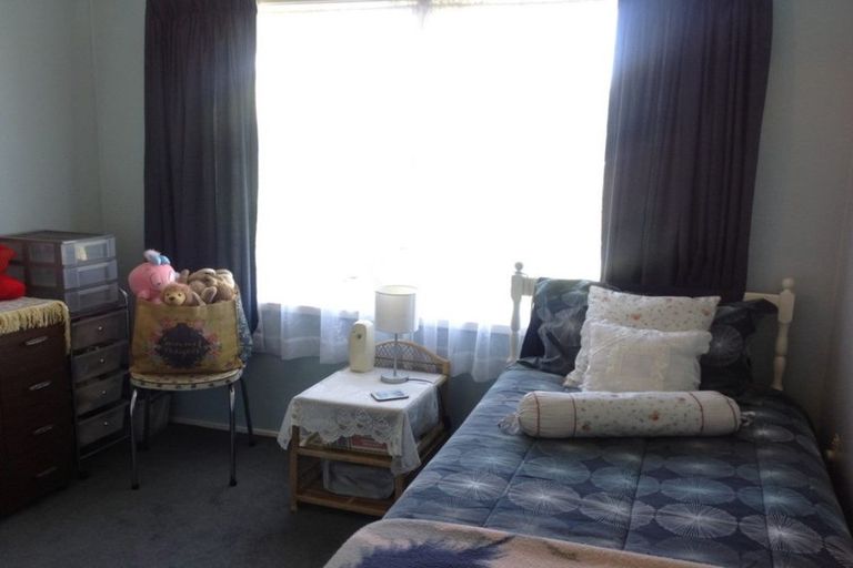 Photo of property in 22 High Street East, Waitara, 4320