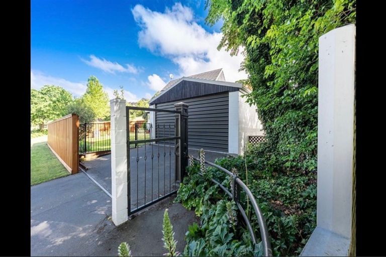 Photo of property in 1/1 Bengal Drive, Cashmere, Christchurch, 8022