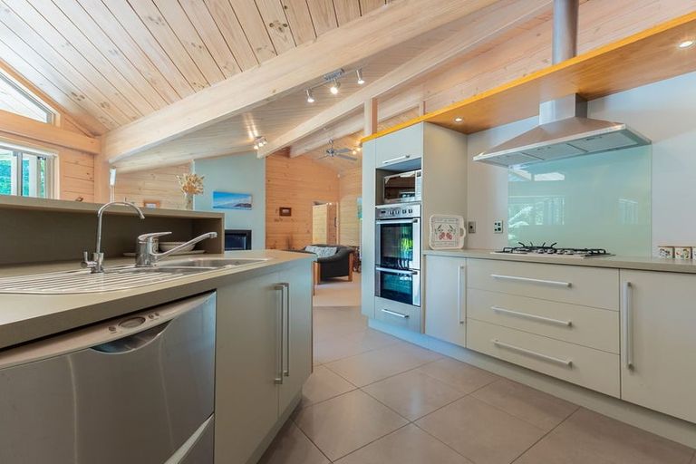 Photo of property in 27 Cascade Way, Paraparaumu, 5032