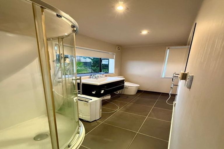 Photo of property in 1/112 Coronation Road, Hillcrest, Auckland, 0627