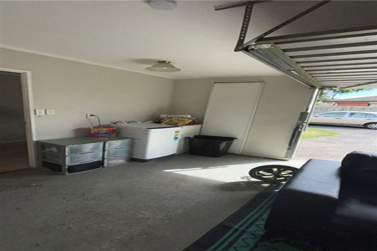 Photo of property in 33 Bernina Place, Weymouth, Auckland, 2103