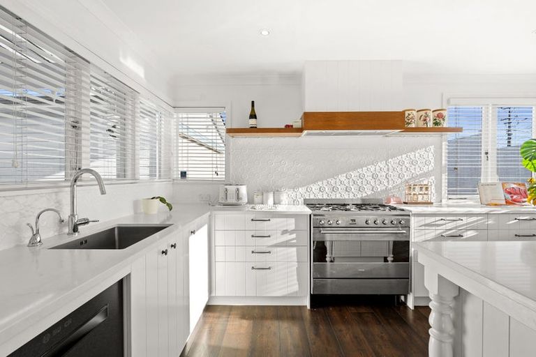 Photo of property in 1047 Whangaparaoa Road, Tindalls Beach, Whangaparaoa, 0930