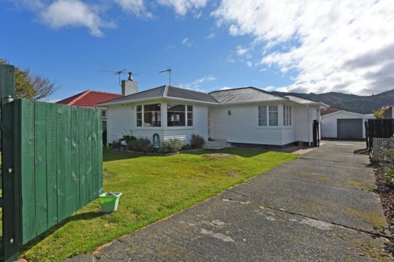 Photo of property in 255 Fergusson Drive, Heretaunga, Upper Hutt, 5018