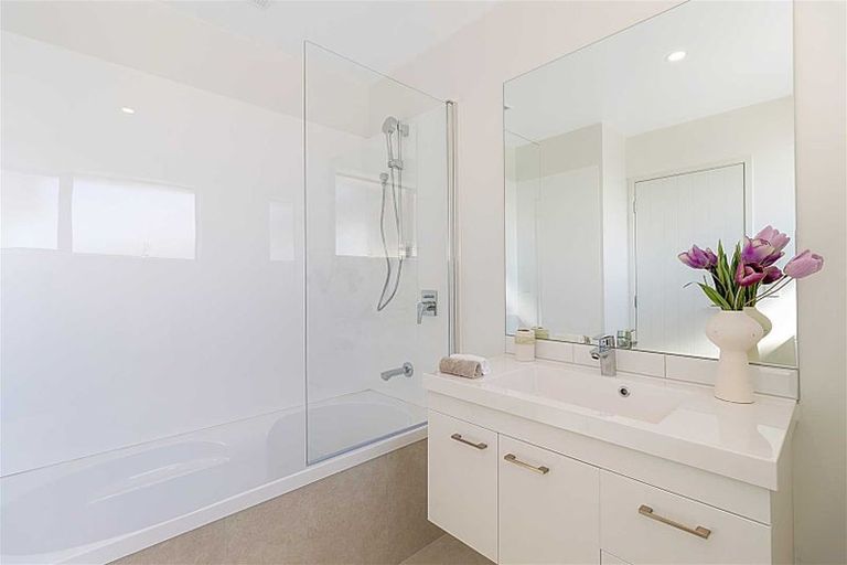 Photo of property in 740a Te Atatu Road, Te Atatu Peninsula, Auckland, 0610