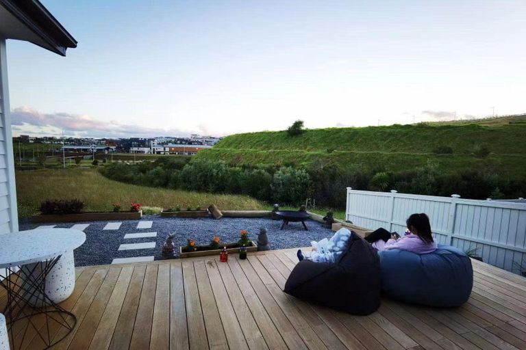 Photo of property in 9 Tikati Rise, Long Bay, Auckland, 0630