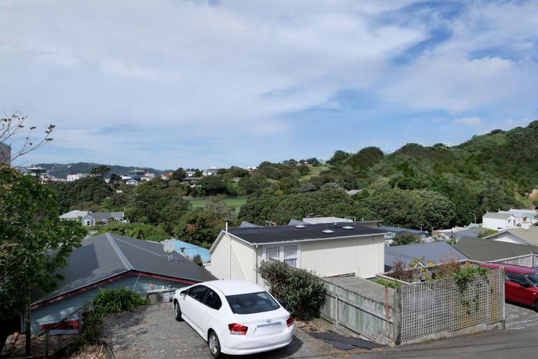 Photo of property in 9 Upper Lewisville Terrace, Thorndon, Wellington, 6011