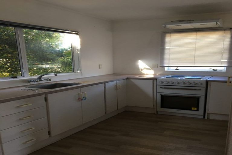 Photo of property in 89 Gossamer Drive, Pakuranga Heights, Auckland, 2010