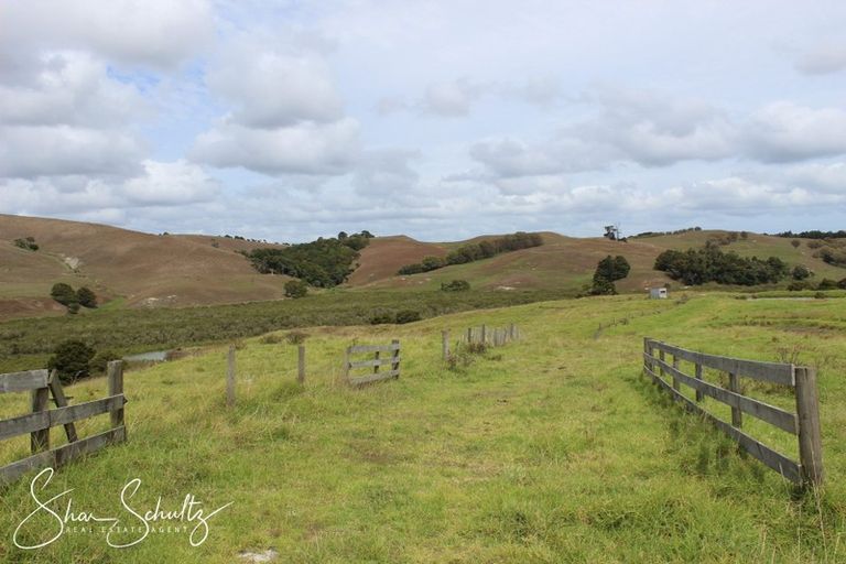 Photo of property in 215c Heatley Road, Whakapirau, 0583