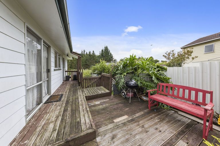 Photo of property in 56 Peverill Crescent, Papatoetoe, Auckland, 2025