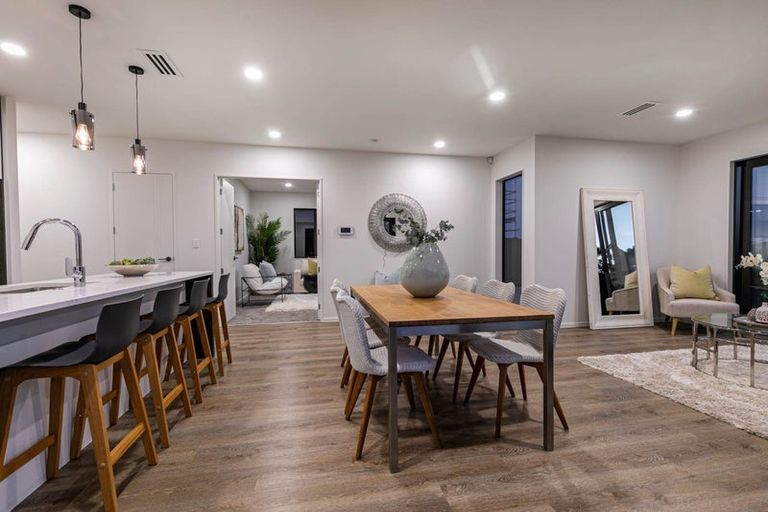 Photo of property in 32 Paparahi Place, Wainui, Silverdale, 0992