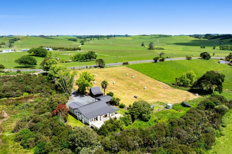 Photo of property in 310 Waiteitei Road, Wellsford, 0974