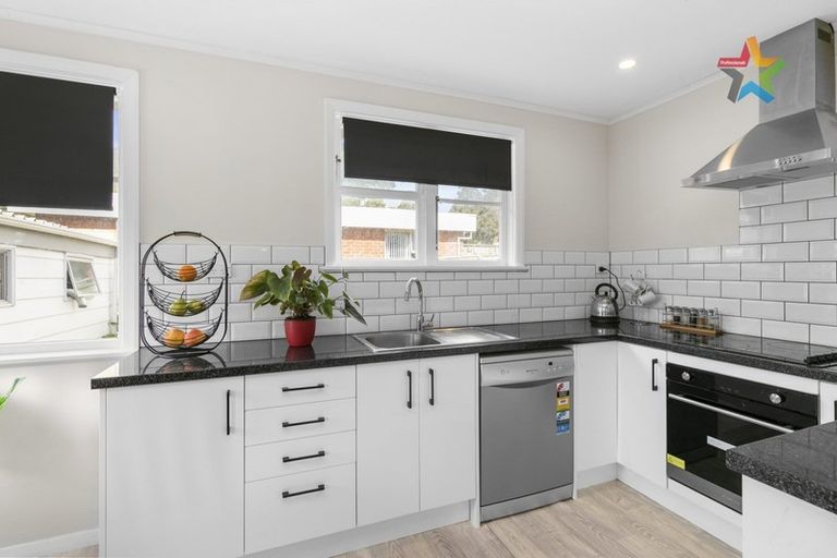 Photo of property in 113 Stokes Valley Road, Stokes Valley, Lower Hutt, 5019