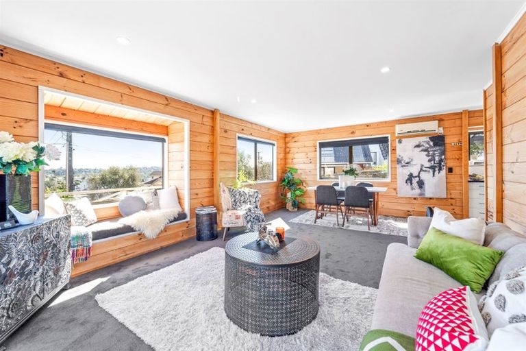 Photo of property in 1/80 Browns Bay Road, Rothesay Bay, Auckland, 0630