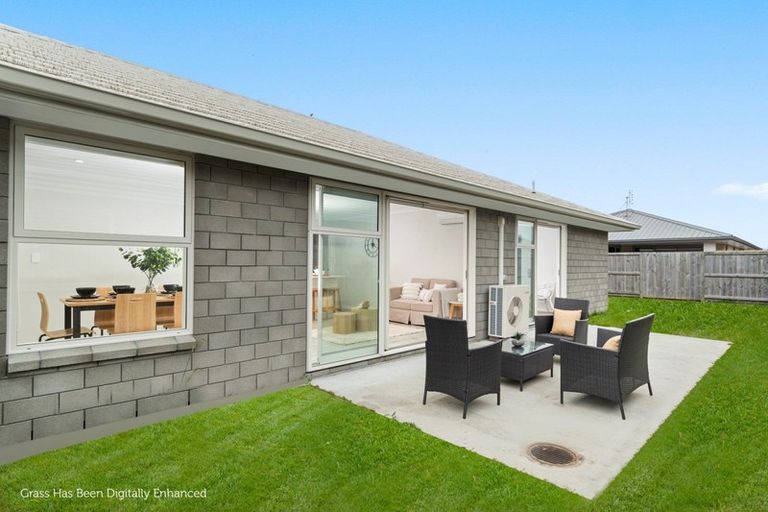 Photo of property in 12 Bill Miller Drive, Papamoa, 3118