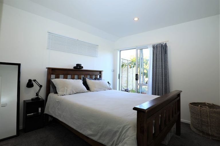 Photo of property in 56 Prince Regent Drive, Half Moon Bay, Auckland, 2012