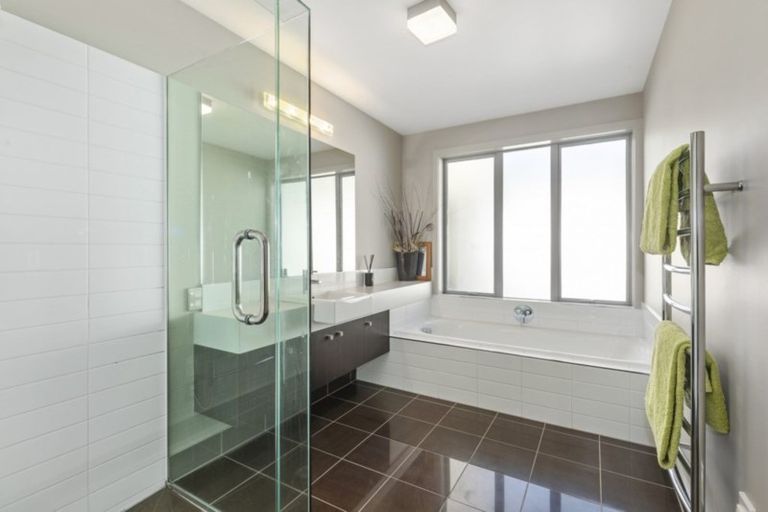 Photo of property in 373 Fergusson Drive, Heretaunga, Upper Hutt, 5018