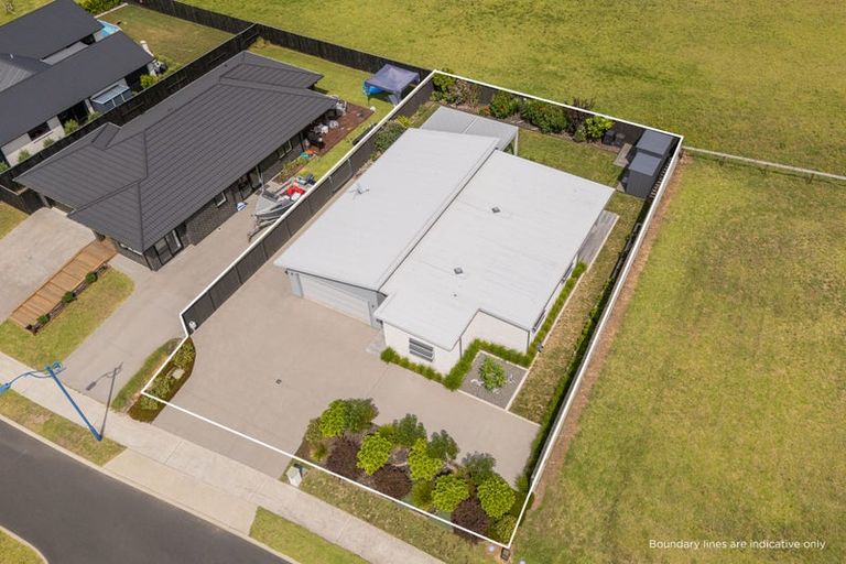 Photo of property in 8 Onerere Drive, Whitianga, 3510