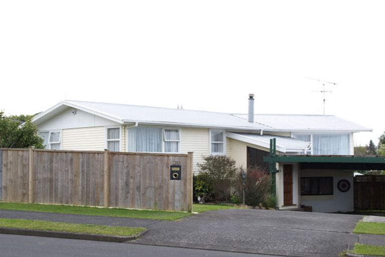 Photo of property in 10 Advene Road, Cockle Bay, Auckland, 2014