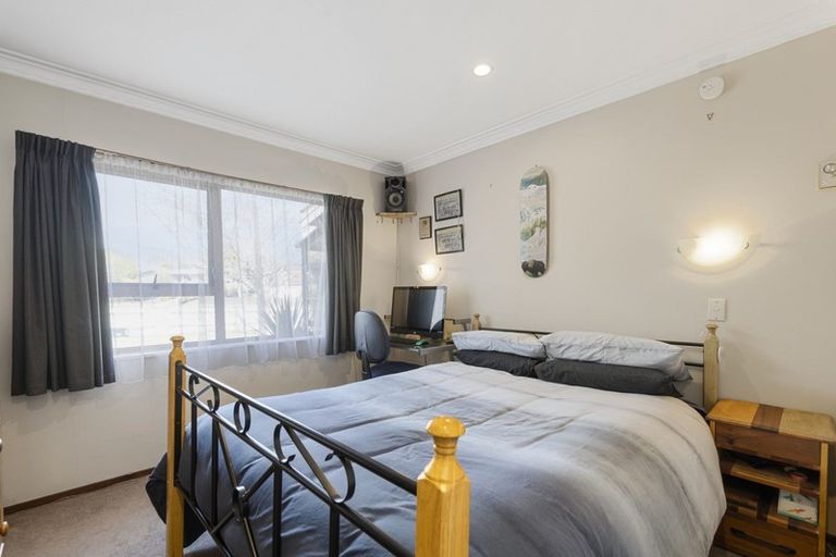 Photo of property in 77 Richmond Avenue, Richmond Heights, Taupo, 3330