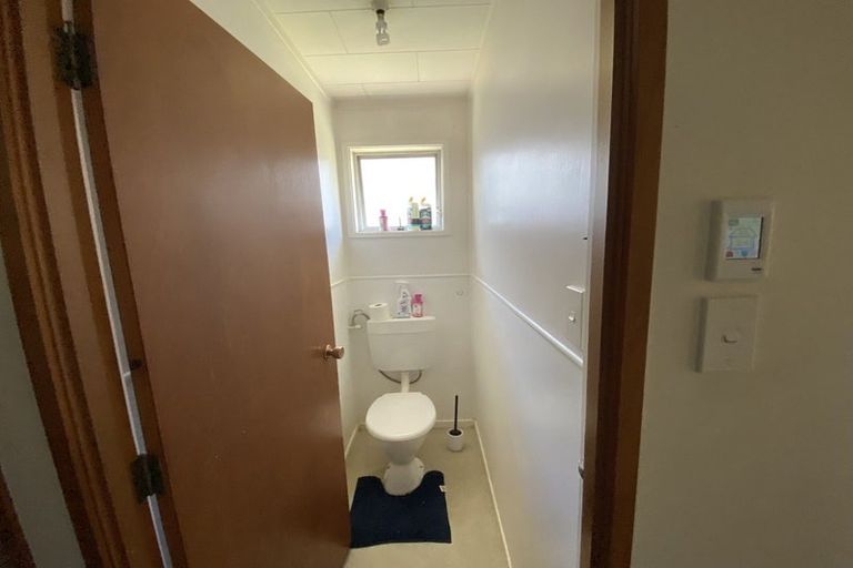 Photo of property in 19 Contessa Drive, Glenfield, Auckland, 0629