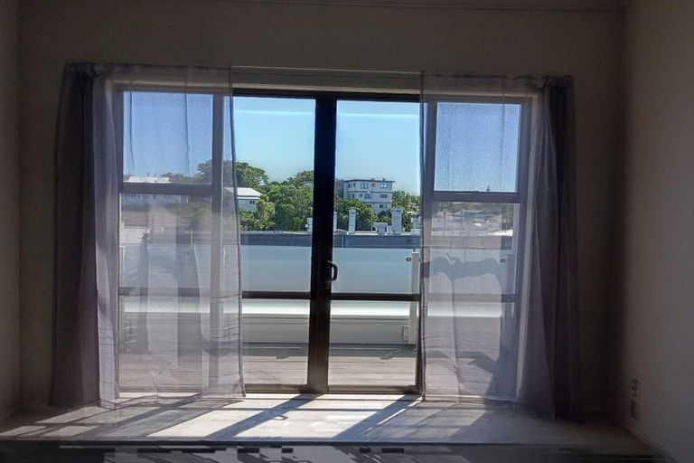 Photo of property in 304/3 Morningside Drive, Morningside, Auckland, 1025