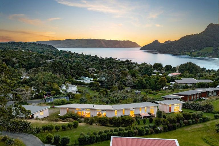 Photo of property in 38 Upland Road, Huia, Auckland, 0604