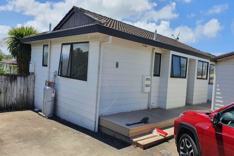 Photo of property in 45 Hassan Drive, Massey, Auckland, 0614