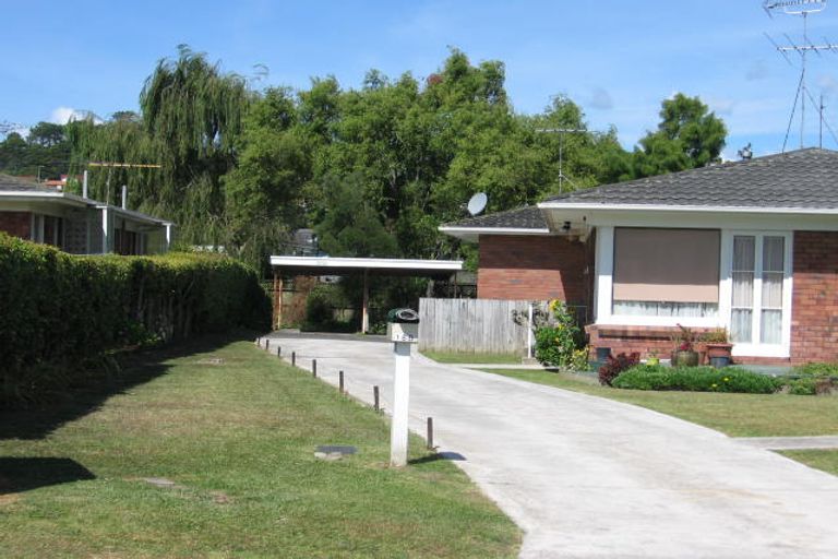 Photo of property in 1/18 Kapiti Place, Sunnynook, Auckland, 0620